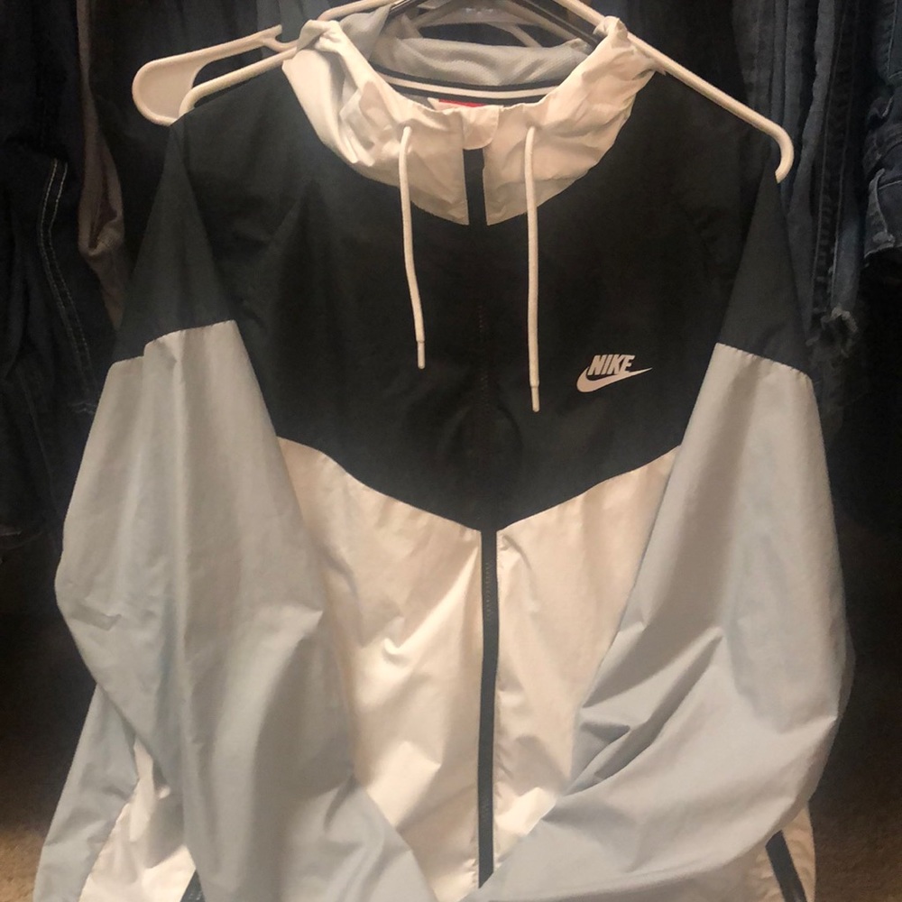 Nike Mens zip up light jacket
